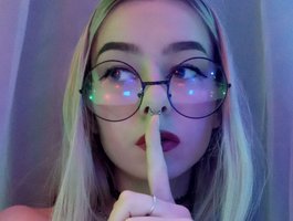 Annelitt Bongacams live cam on FapCam.tv